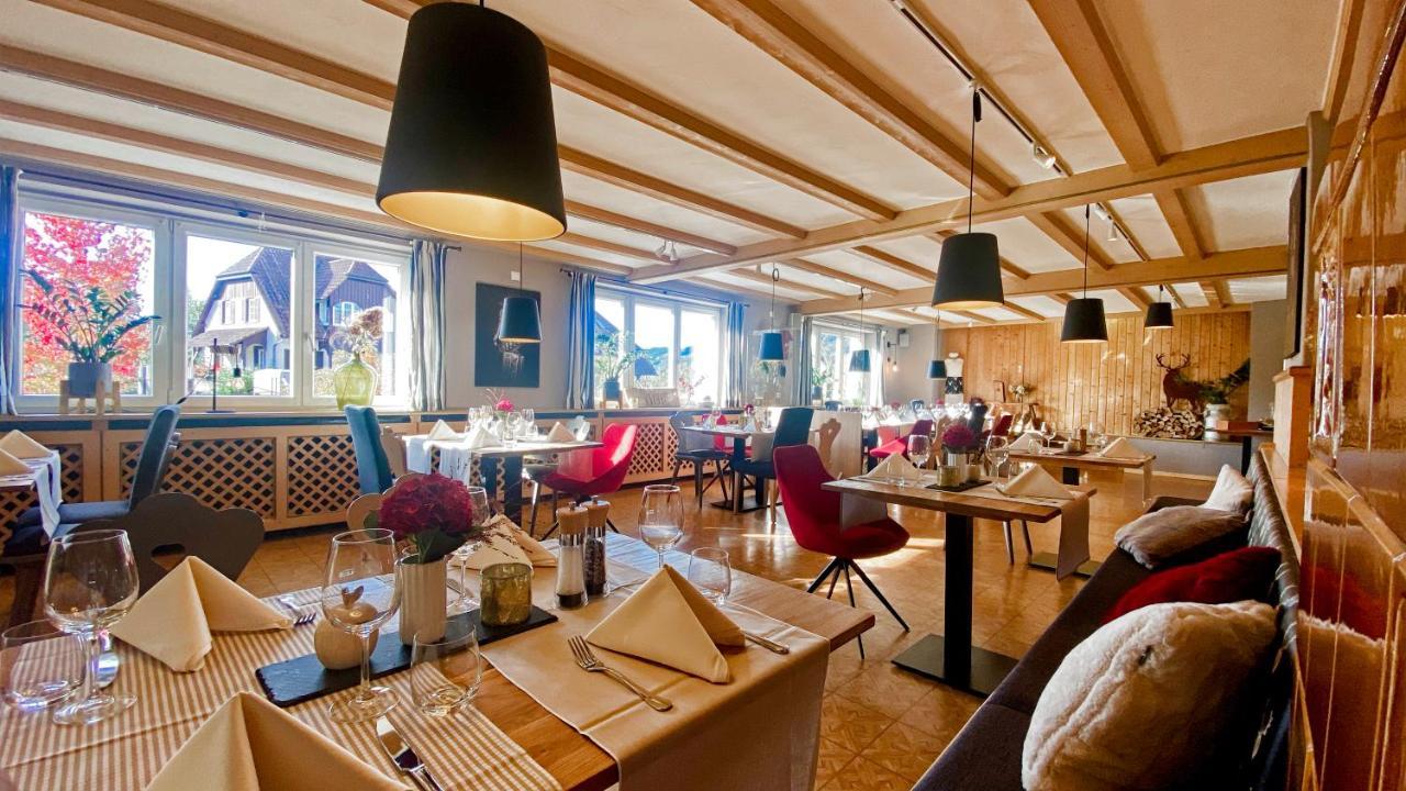 Landhotel Gasthaus Zum Pflug Zell am Harmersbach Exterior photo