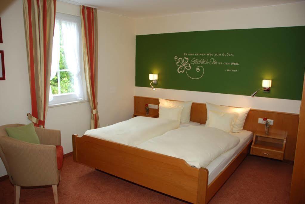 Landhotel Gasthaus Zum Pflug Zell am Harmersbach Exterior photo